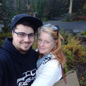 Meet your Posher, Holley